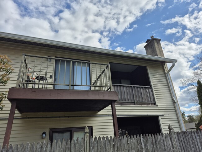 Building Photo - 40 Tansboro Rd