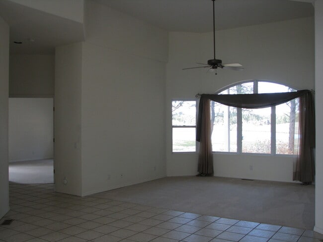 Building Photo - House near Lake Forest