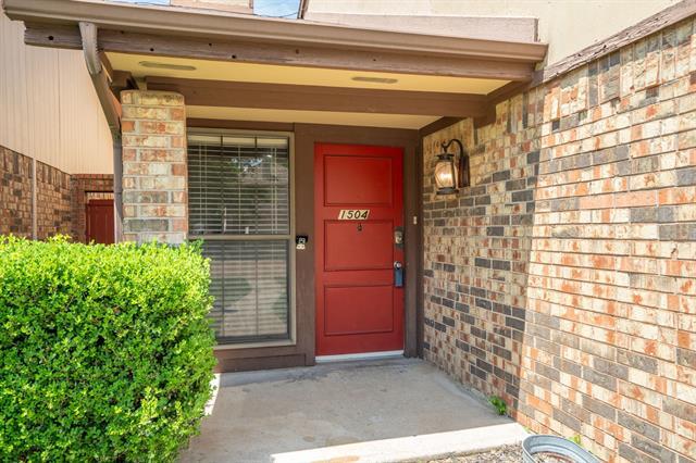 Foto del edificio - 1504 Timber Creek Rd