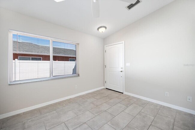 Foto del edificio - 163 Pennsylvania Ave