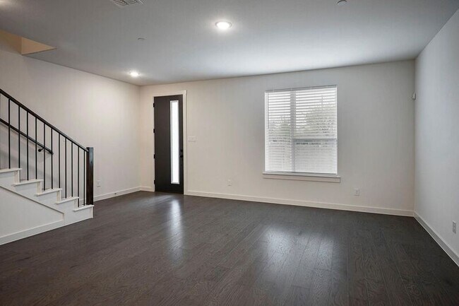 Building Photo - 1763 Montgomery Dr