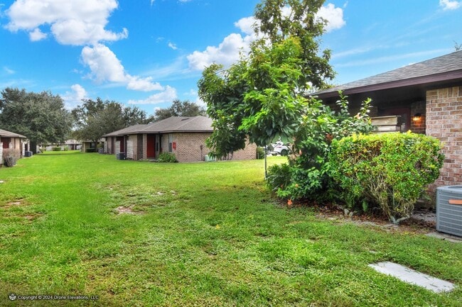 Foto del edificio - Cute 1 Bedroom Apartment In Eagle Lake