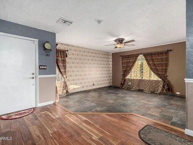 Foto del edificio - 965 N 87th Way