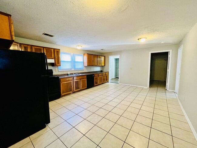 Foto del edificio - Spacious 3BR ranch in the Hazelwood neighb...