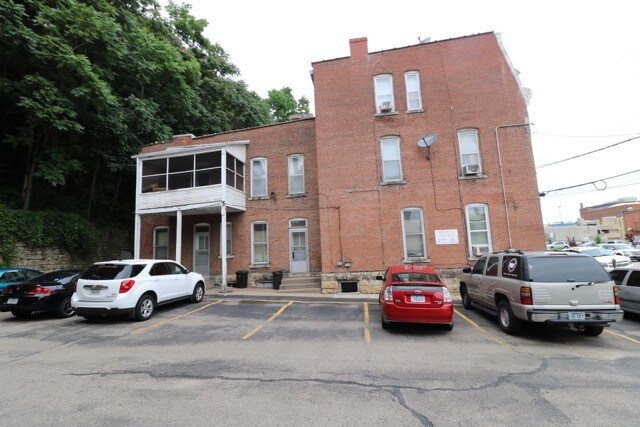 Building Photo - 701 Bluff ST