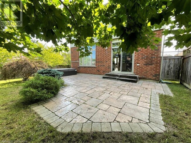 Building Photo - 500 Wasaga Crescent