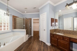 Building Photo - 15 Pawprint Pl
