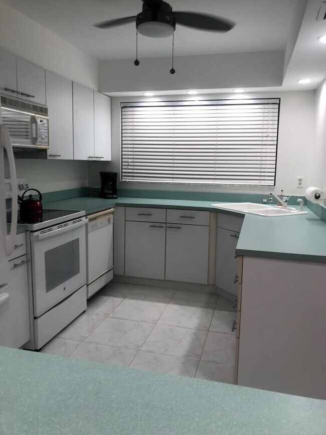 Foto del edificio - 3212 S Ocean Blvd