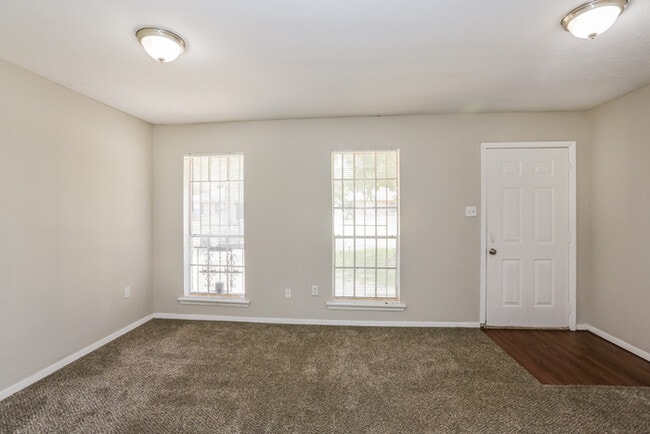 Building Photo - 125 James Garfield Cir