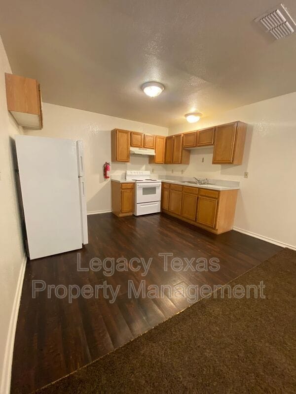 Building Photo - 1112 Williams Ave
