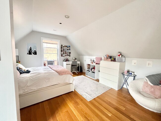 Foto del edificio - 721 Parker St