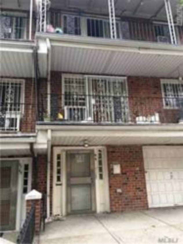 Foto principal - 90-15 Queens Blvd