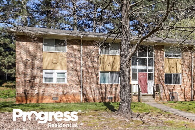 Building Photo - 1627 Line Cir