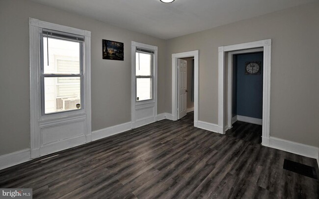 Building Photo - 226 Baldwin St