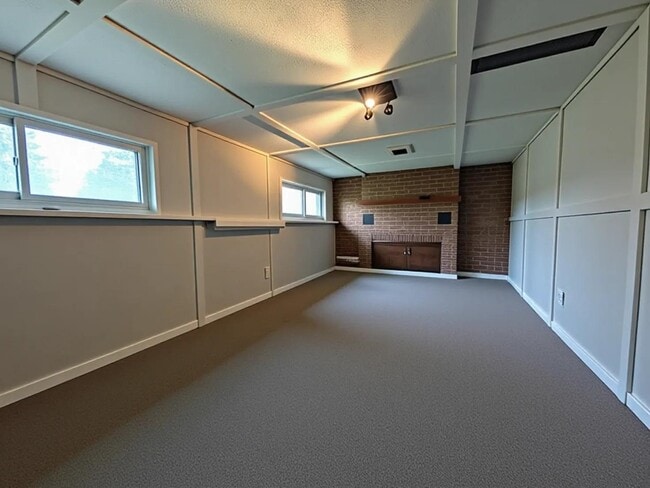 Building Photo - 443 Meyers Creek Rd