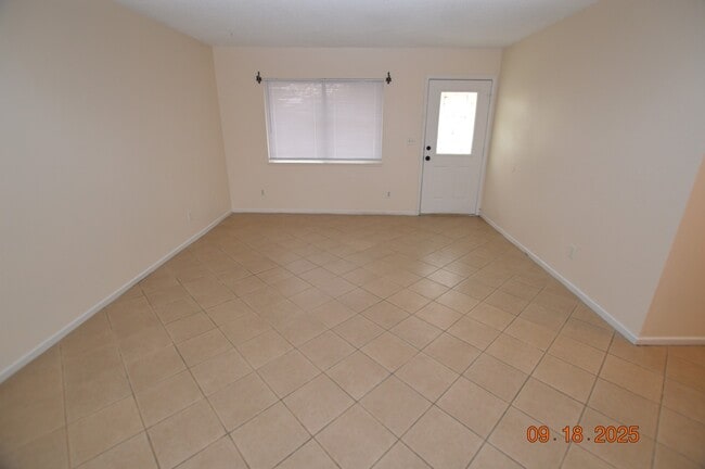 Building Photo - 3646 Longfellow St