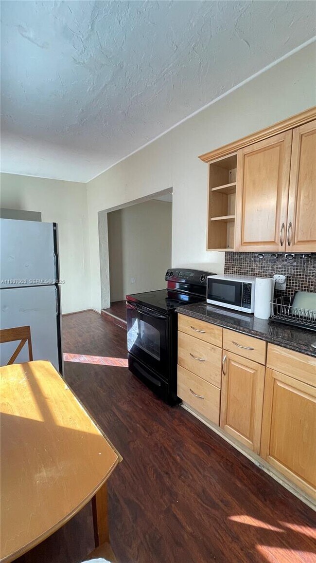 Foto del edificio - 1857 Buchanan St