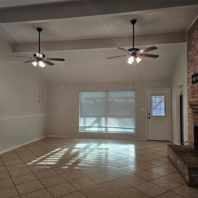 Foto del edificio - 23219 Briarcreek Blvd