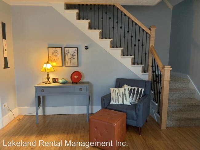 Building Photo - 3 br, 2 bath House - 424 Menominee St