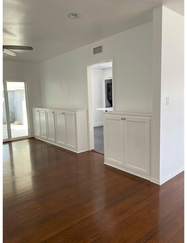 Foto del edificio - 2926 S Bentley Ave