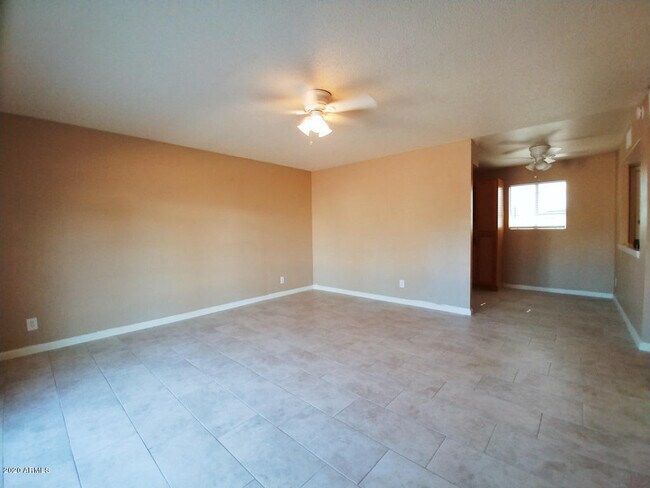 Foto del edificio - 14837 N 36th St