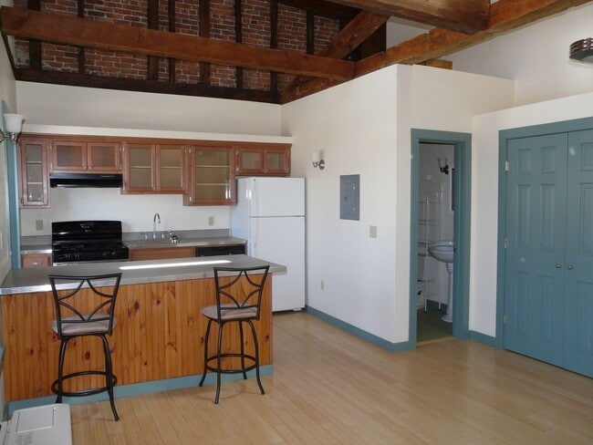 Building Photo - White Sulphur, LLC 165