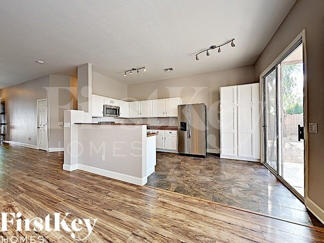 Foto del edificio - 13702 W Tara Ln