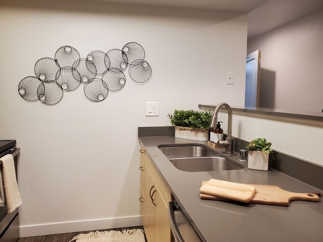 Building Photo - Lynwood Commons