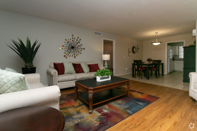 Living Room - Concord Crossing