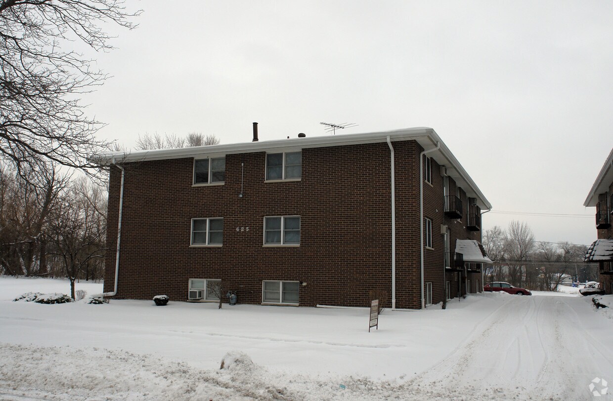 Building Photo - 625 E 3rd St