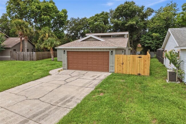 Foto del edificio - 8232 Country Oaks Ct
