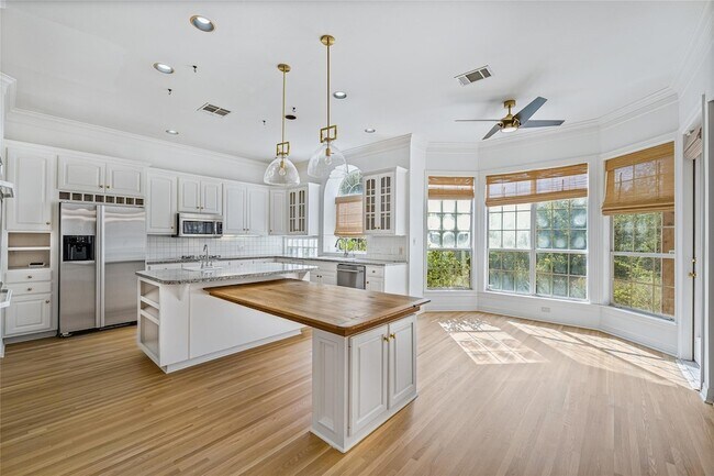 Foto del edificio - 5305 Cuesta Verde