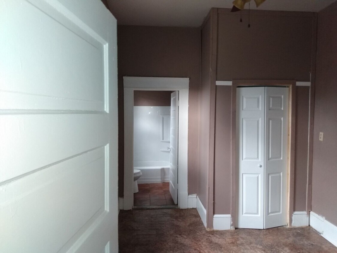 Primary Photo - 4 Bedroom/2 bath