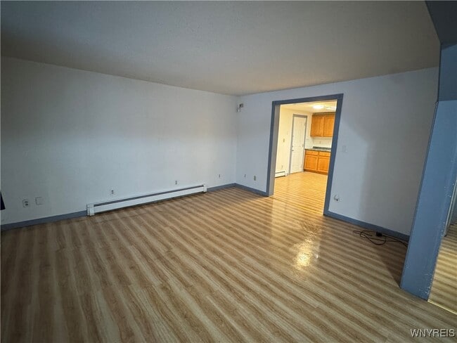 Building Photo - 1227 Losson Rd