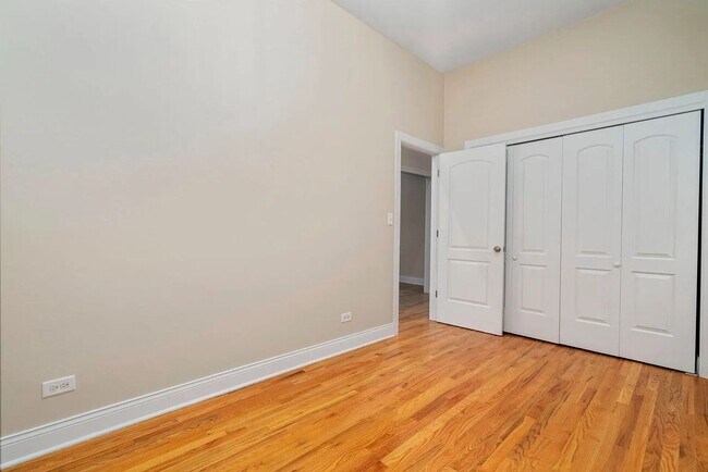 Foto del edificio - 1634 W Cermak Rd