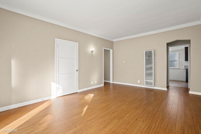 Building Photo - 3950 Crenshaw Blvd