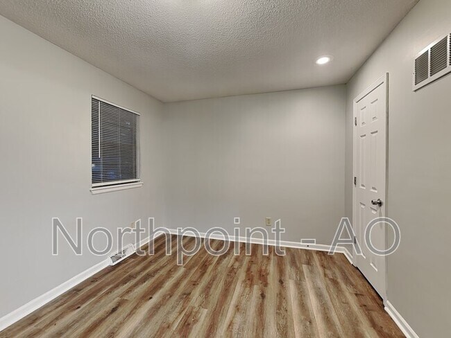 Foto del edificio - 311 SE Crescent St