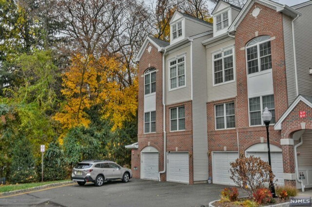 Foto principal - 1 Ashley Ct