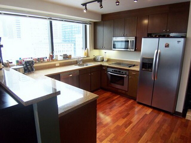 Building Photo - Furnished**Great Location**Remodeled***Dra...