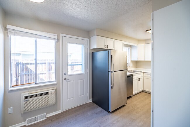 Foto del edificio - (PAST) 3035 17th Ave