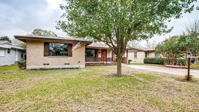 Building Photo - 2332 Hartline Dr