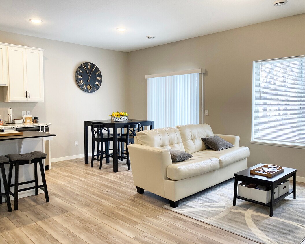 Foto principal - 200 Timberwolf Dr