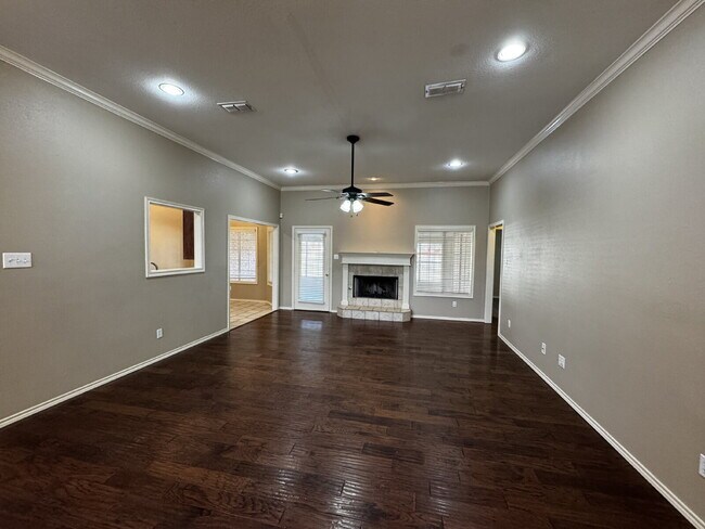 Foto del edificio - Beautiful Home in Upscale Neighborhood!