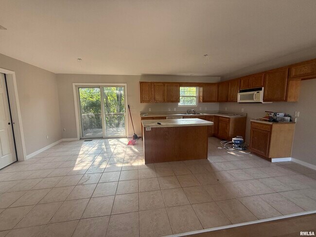 Foto del edificio - 605 Oakbrook Ave