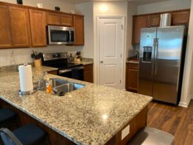 Foto del edificio - 616 Legacy Park Ct