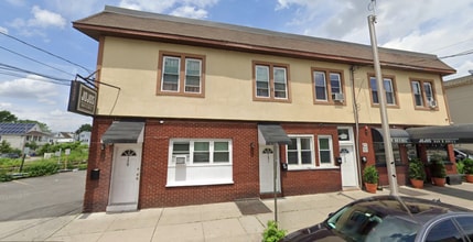 Building Photo - 133 Monroe St