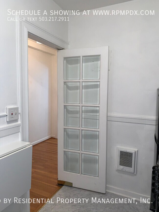 Foto del edificio - 1811 NW Couch-205