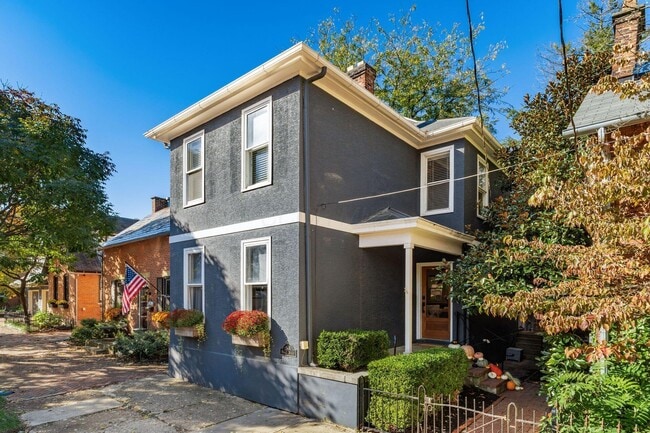 Building Photo - 745 Mohawk St