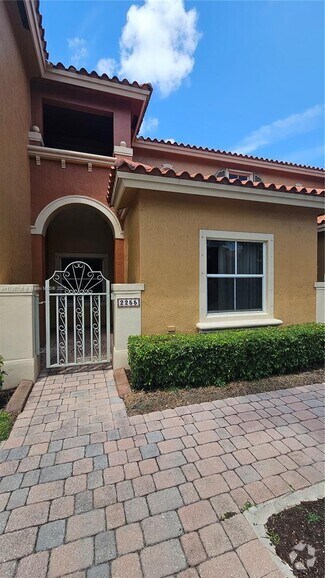 Building Photo - 2255 Anchor Ct