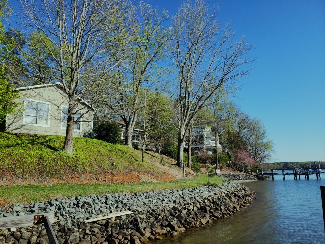 Foto principal - Enjoy Lakefront Luxury Year Round! $250 Of...
